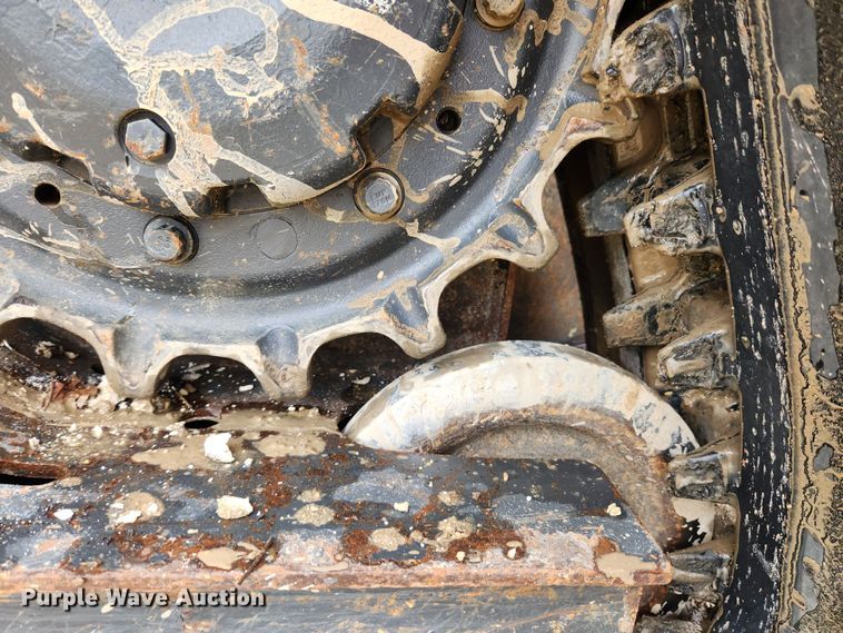 image for item KT9552 2018 Bobcat T740  tracked skid steer loader