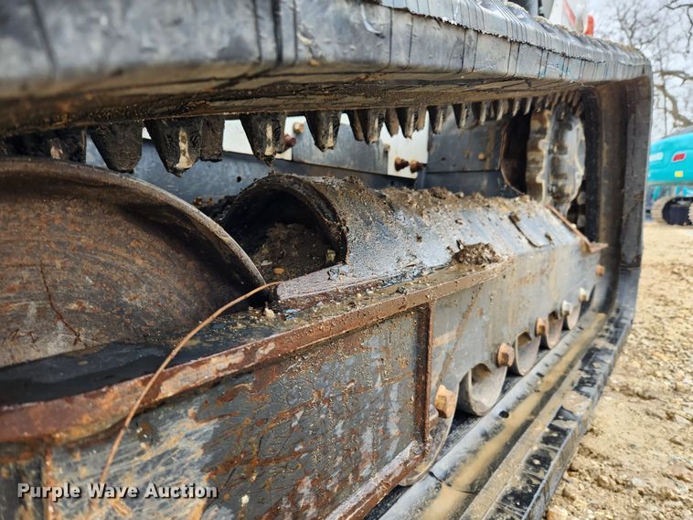 image for item KT9552 2018 Bobcat T740  tracked skid steer loader