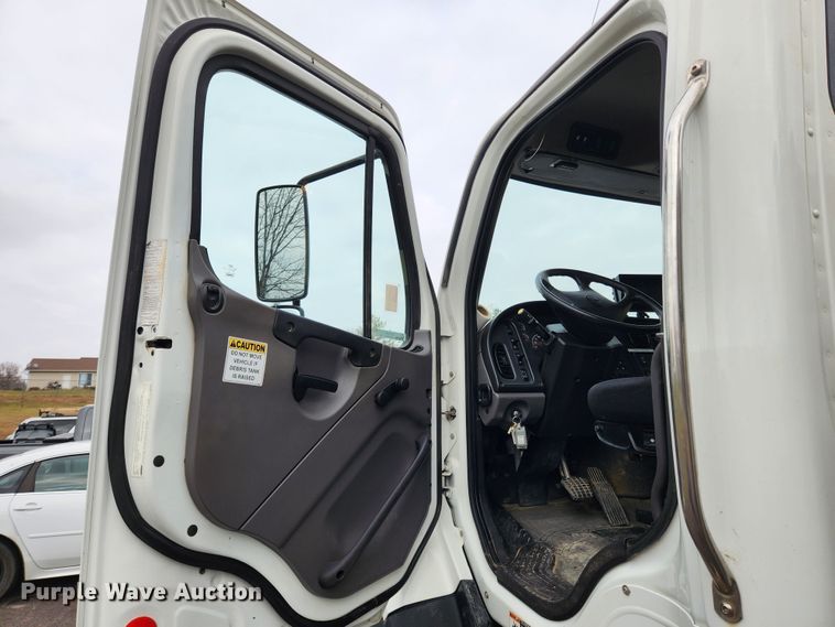 image for item KT9561 2016 Freightliner 108SD  sewer jetter truck