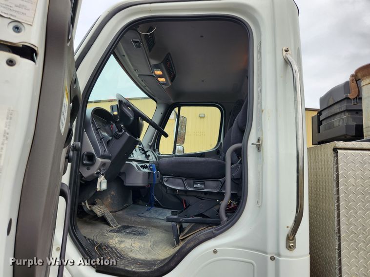 image for item KT9561 2016 Freightliner 108SD  sewer jetter truck