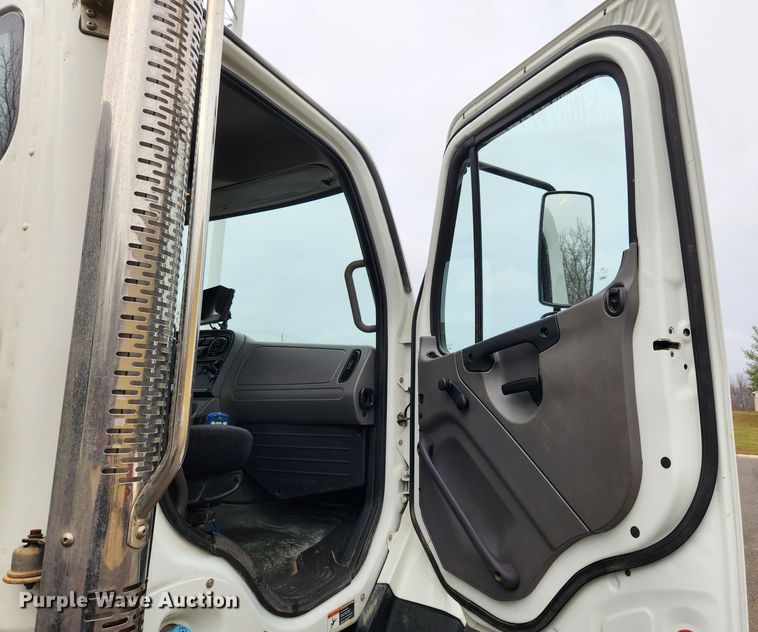 image for item KT9561 2016 Freightliner 108SD  sewer jetter truck