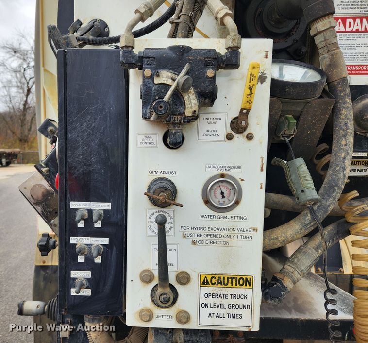 image for item KT9561 2016 Freightliner 108SD  sewer jetter truck