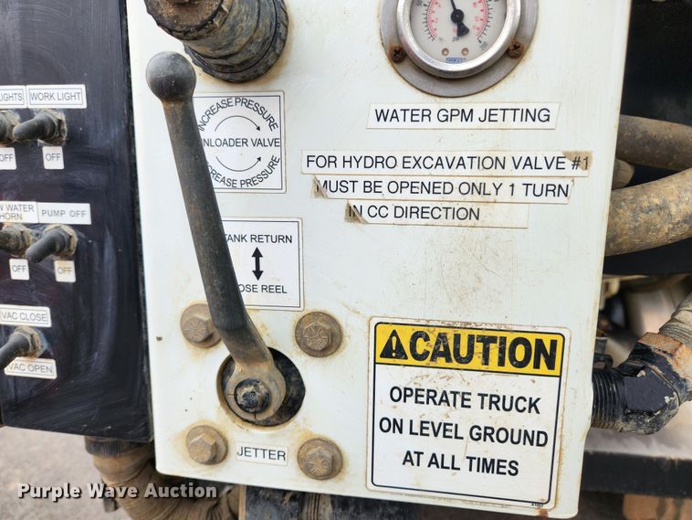 image for item KT9561 2016 Freightliner 108SD  sewer jetter truck