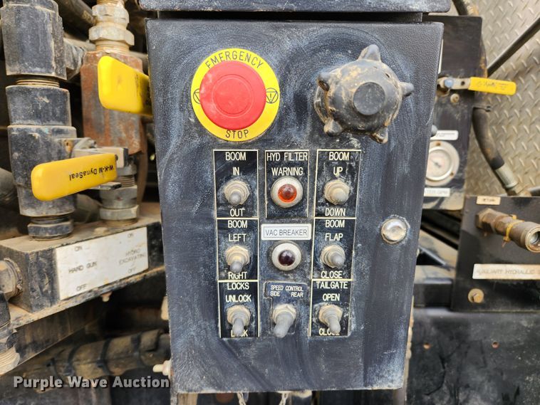 image for item KT9561 2016 Freightliner 108SD  sewer jetter truck