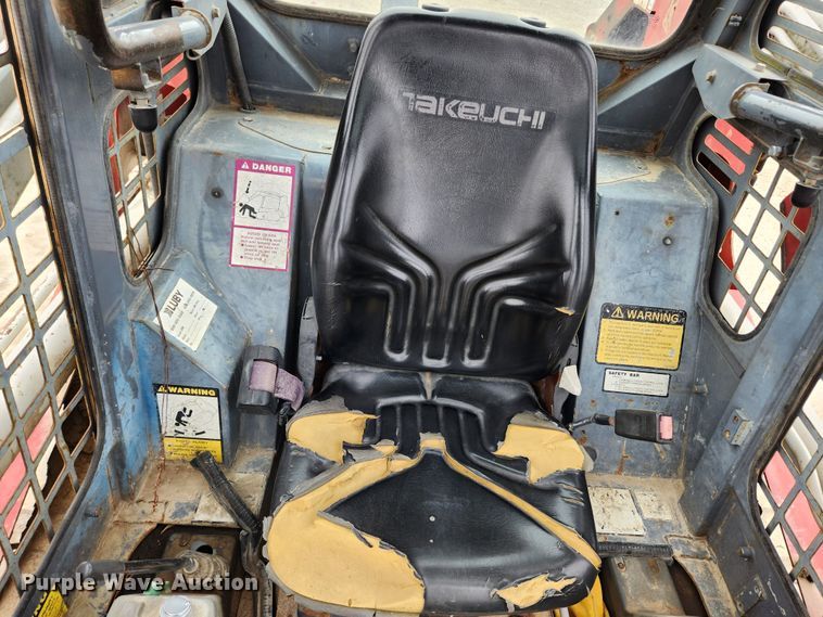 image for item KT9572 2005 Takeuchi TL140  tracked skid steer loader