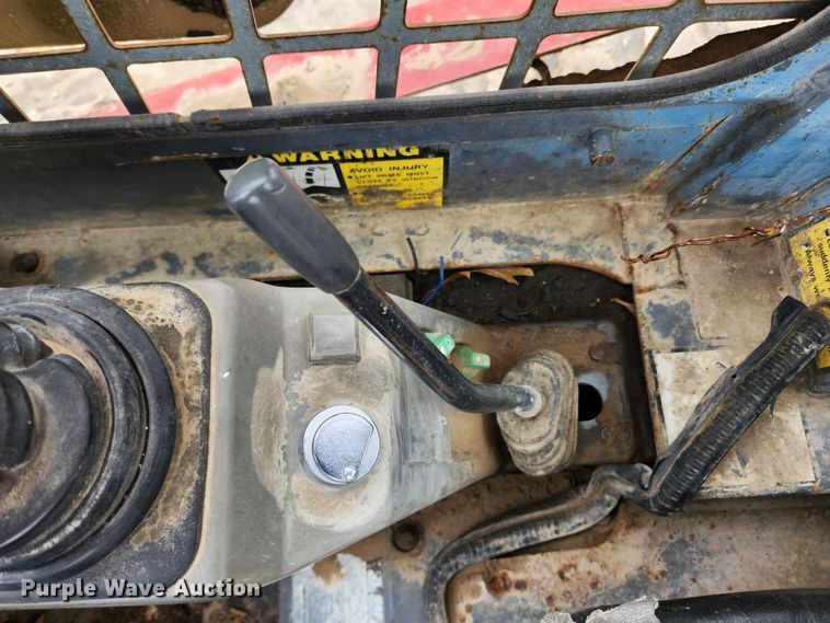 image for item KT9572 2005 Takeuchi TL140  tracked skid steer loader