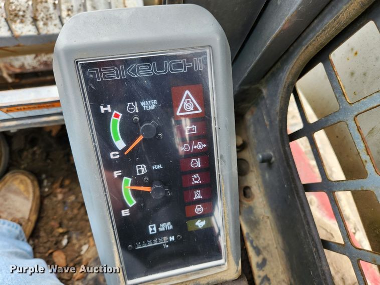 image for item KT9572 2005 Takeuchi TL140  tracked skid steer loader