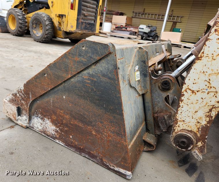 image for item KT9572 2005 Takeuchi TL140  tracked skid steer loader