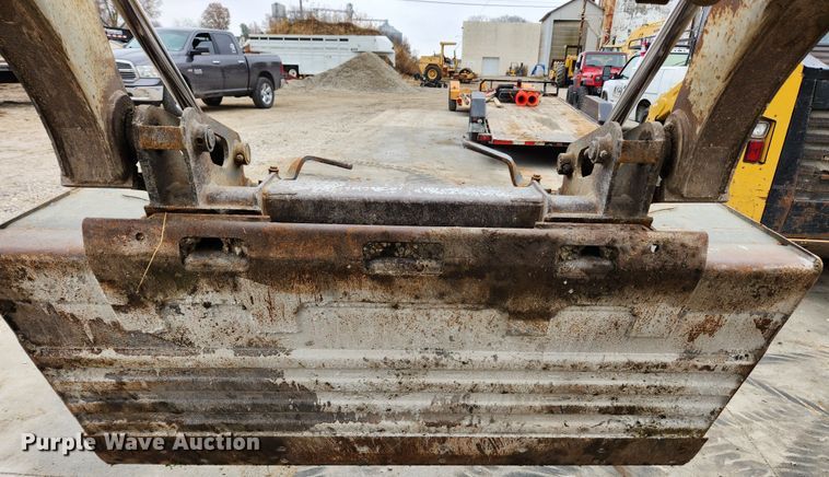 image for item KT9572 2005 Takeuchi TL140  tracked skid steer loader