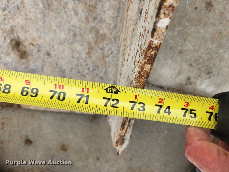 image for item KT9572 2005 Takeuchi TL140  tracked skid steer loader