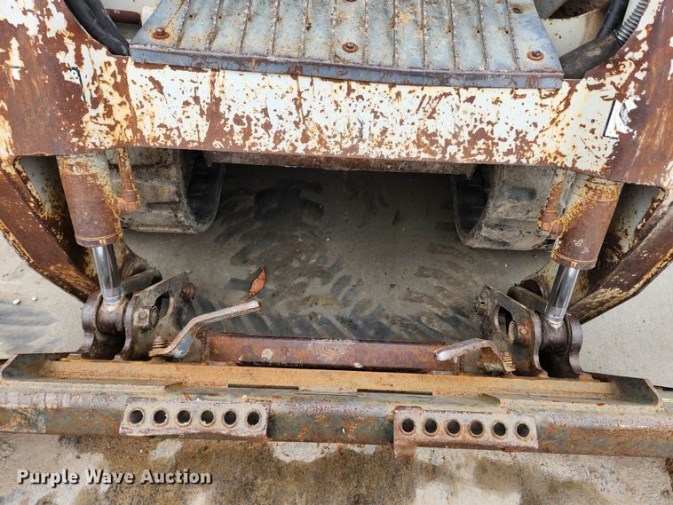 image for item KT9572 2005 Takeuchi TL140  tracked skid steer loader