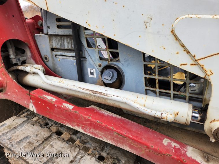 image for item KT9572 2005 Takeuchi TL140  tracked skid steer loader