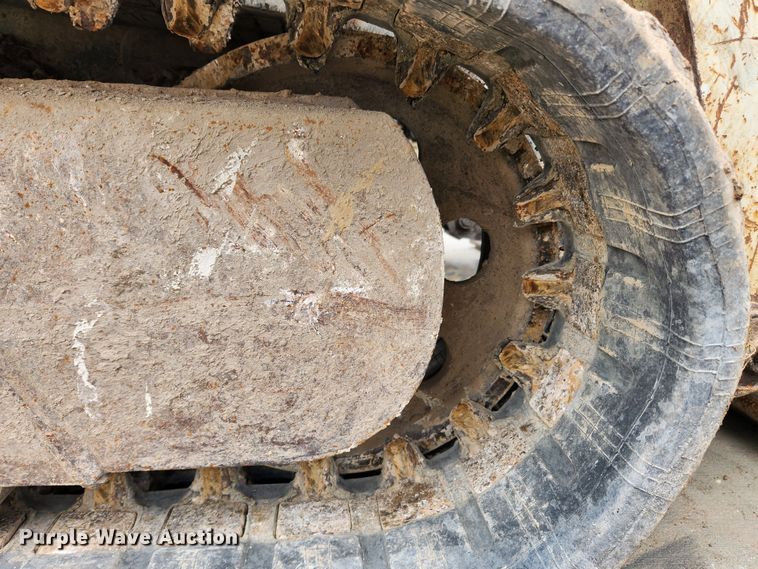 image for item KT9572 2005 Takeuchi TL140  tracked skid steer loader