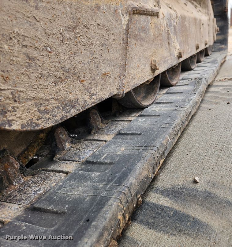 image for item KT9572 2005 Takeuchi TL140  tracked skid steer loader