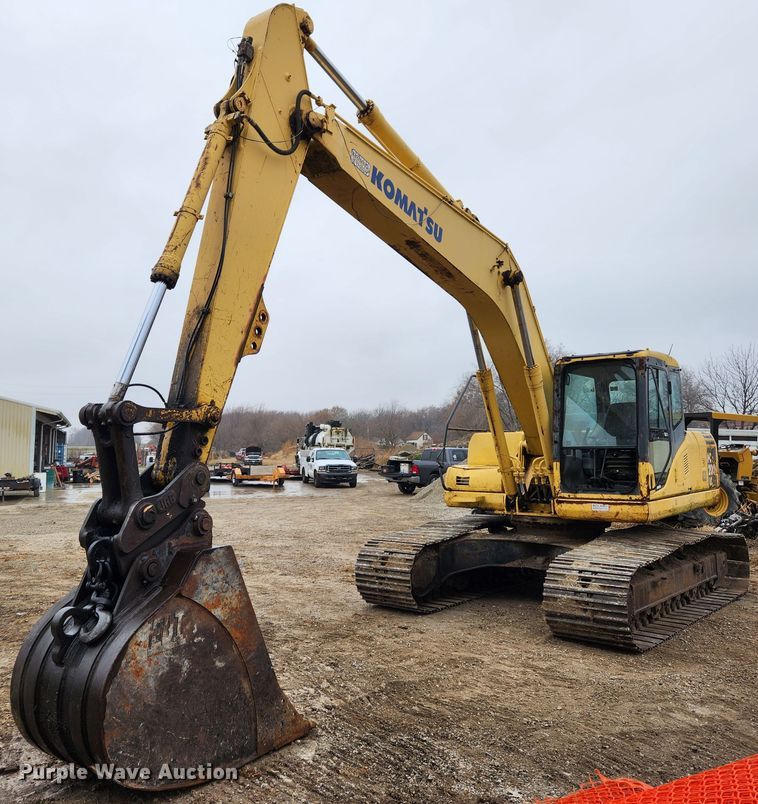 image for item KT9573 2002 Komatsu PC200LC-7L  excavator