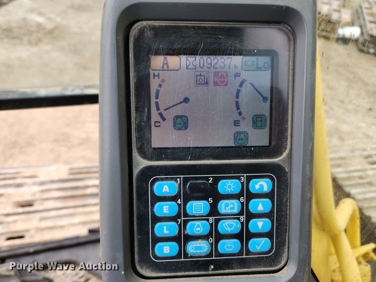 image for item KT9573 2002 Komatsu PC200LC-7L  excavator