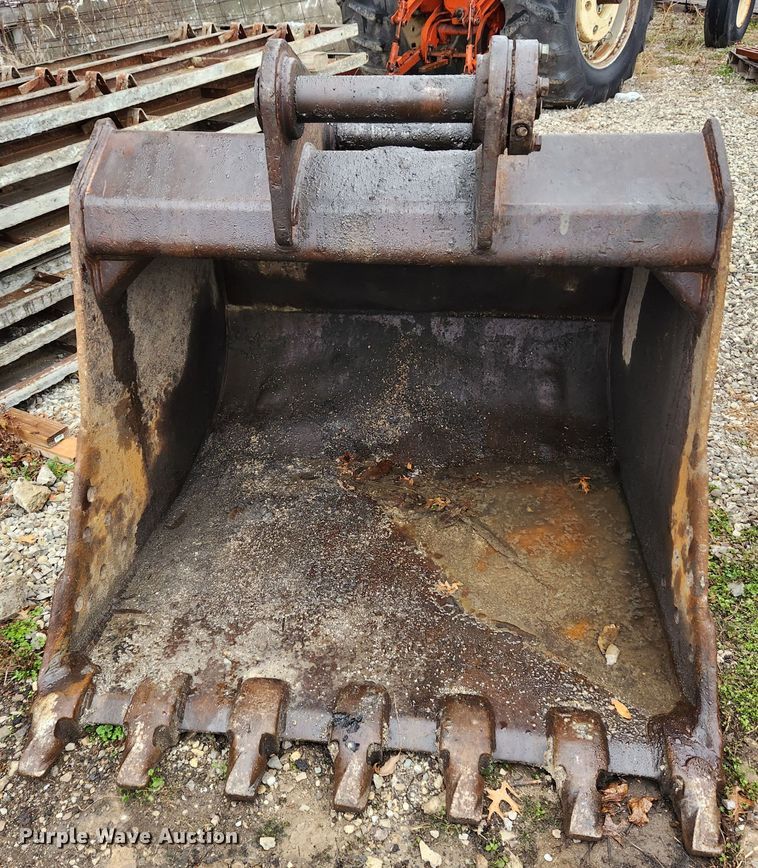 image for item KT9573 2002 Komatsu PC200LC-7L  excavator