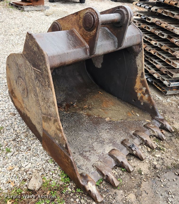 image for item KT9573 2002 Komatsu PC200LC-7L  excavator