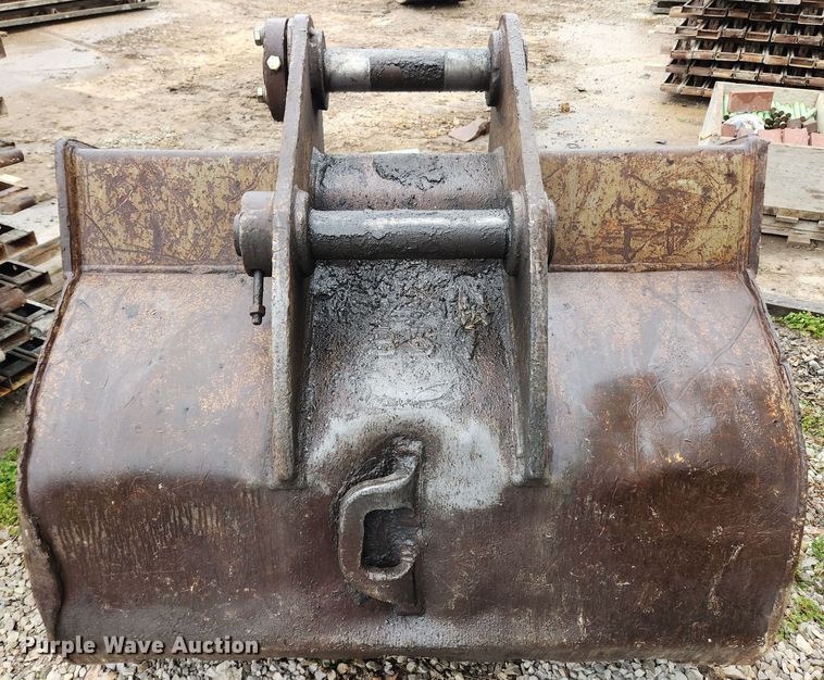 image for item KT9573 2002 Komatsu PC200LC-7L  excavator