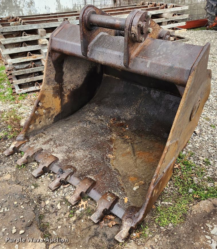 image for item KT9573 2002 Komatsu PC200LC-7L  excavator