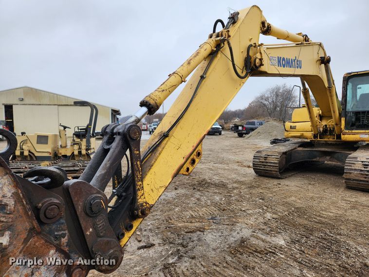 image for item KT9573 2002 Komatsu PC200LC-7L  excavator