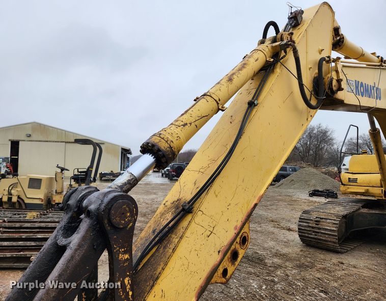 image for item KT9573 2002 Komatsu PC200LC-7L  excavator