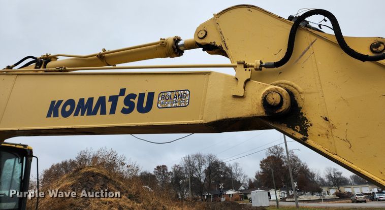 image for item KT9573 2002 Komatsu PC200LC-7L  excavator