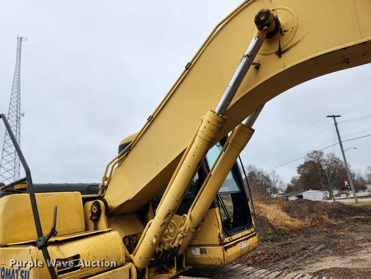 image for item KT9573 2002 Komatsu PC200LC-7L  excavator