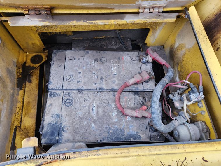 image for item KT9573 2002 Komatsu PC200LC-7L  excavator