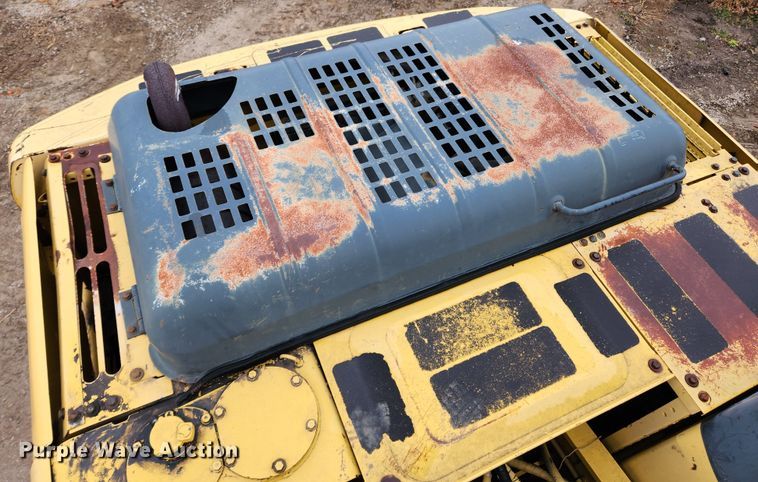 image for item KT9573 2002 Komatsu PC200LC-7L  excavator