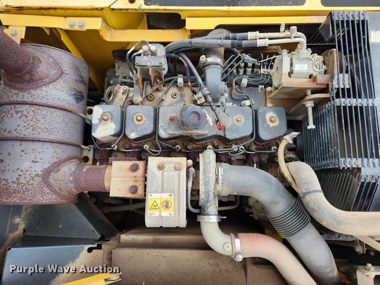 image for item KT9573 2002 Komatsu PC200LC-7L  excavator