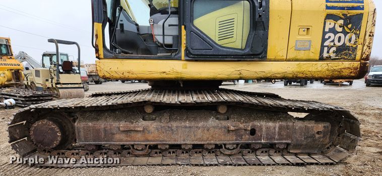 image for item KT9573 2002 Komatsu PC200LC-7L  excavator