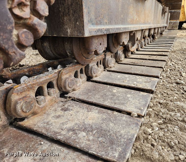 image for item KT9573 2002 Komatsu PC200LC-7L  excavator