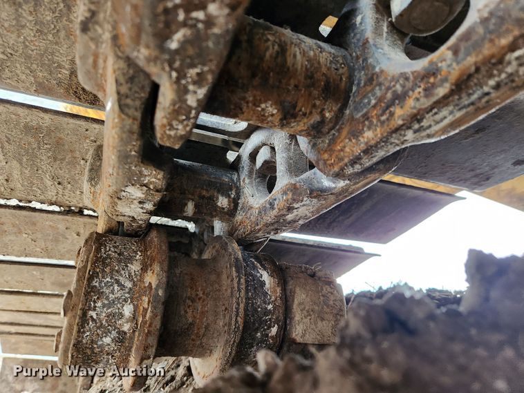 image for item KT9573 2002 Komatsu PC200LC-7L  excavator