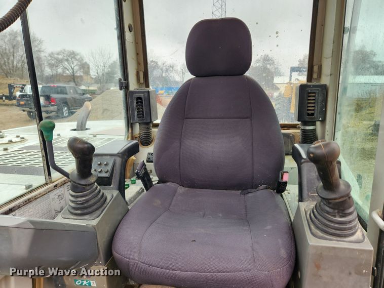 image for item KT9574 2005 Takeuchi TB175  mini excavator