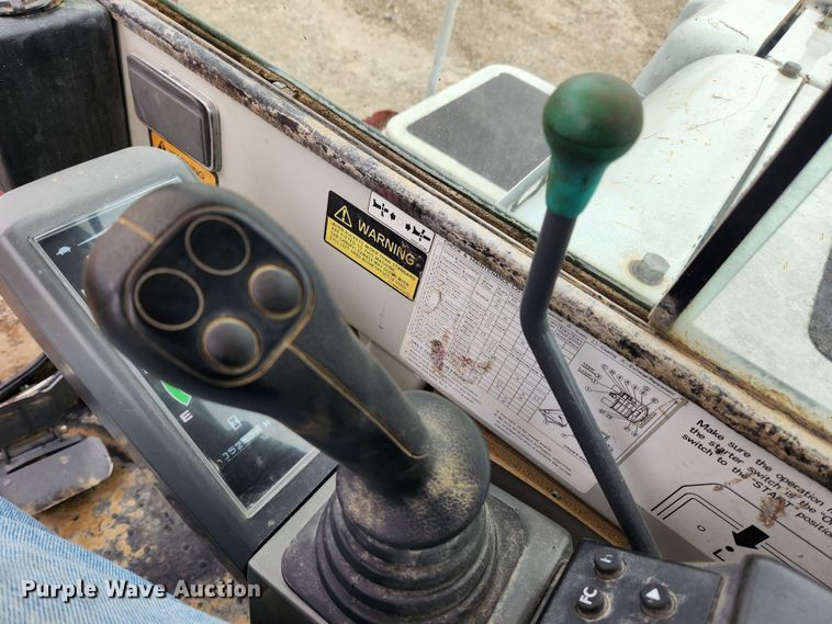 image for item KT9574 2005 Takeuchi TB175  mini excavator