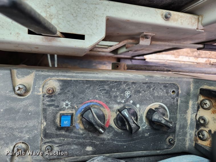 image for item KT9574 2005 Takeuchi TB175  mini excavator