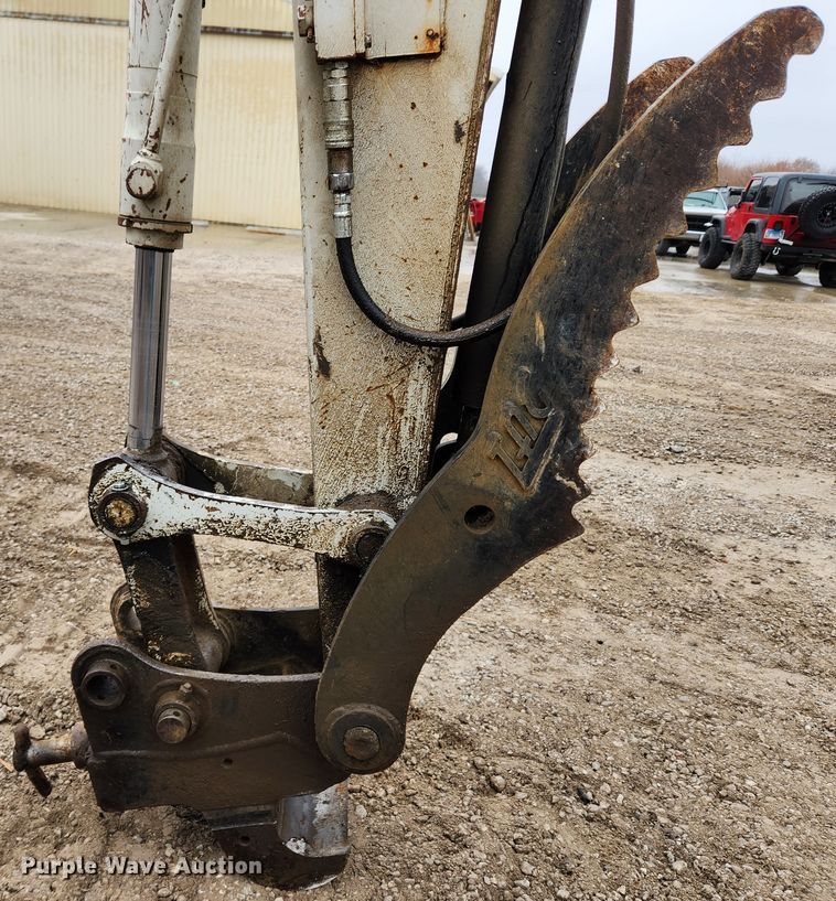 image for item KT9574 2005 Takeuchi TB175  mini excavator