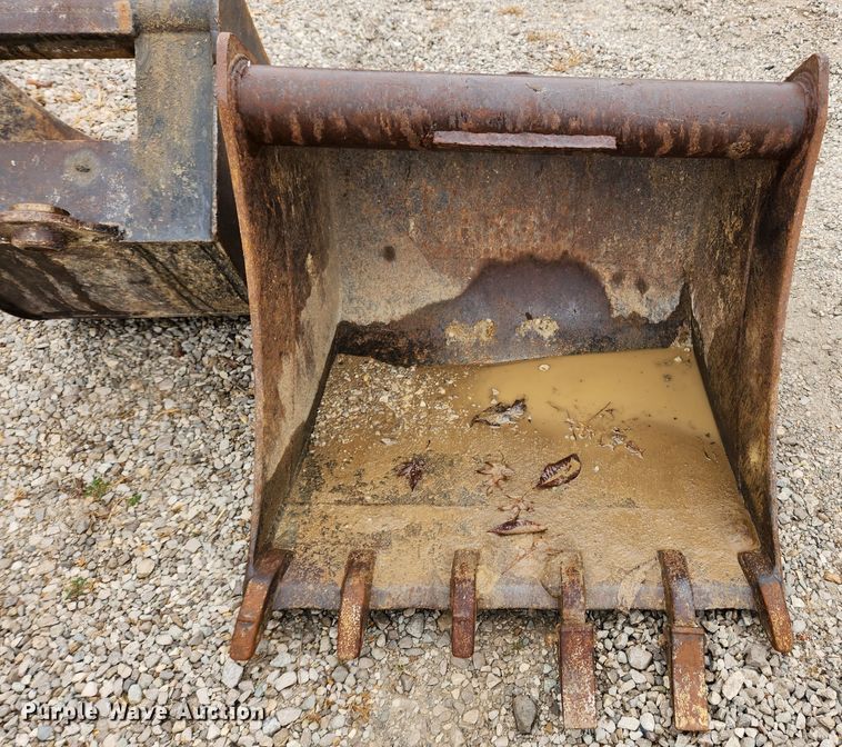 image for item KT9574 2005 Takeuchi TB175  mini excavator