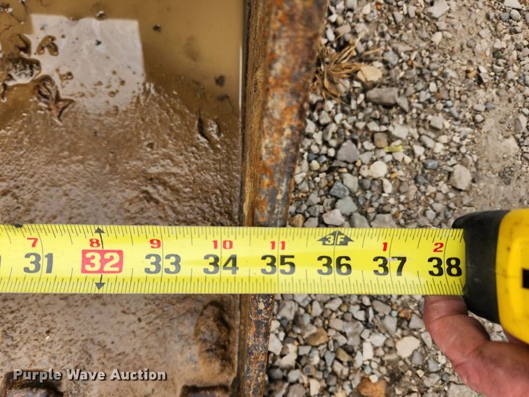 image for item KT9574 2005 Takeuchi TB175  mini excavator