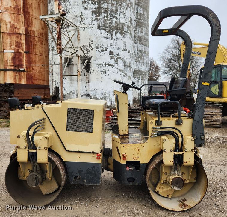 image for item KT9575 1999 Ingersoll Rand DD-24  double drum vibratory roller