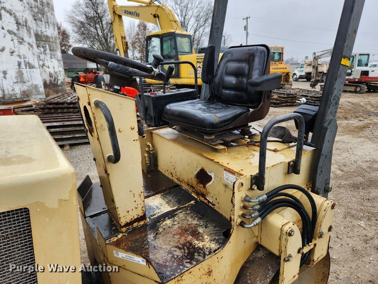 image for item KT9575 1999 Ingersoll Rand DD-24  double drum vibratory roller