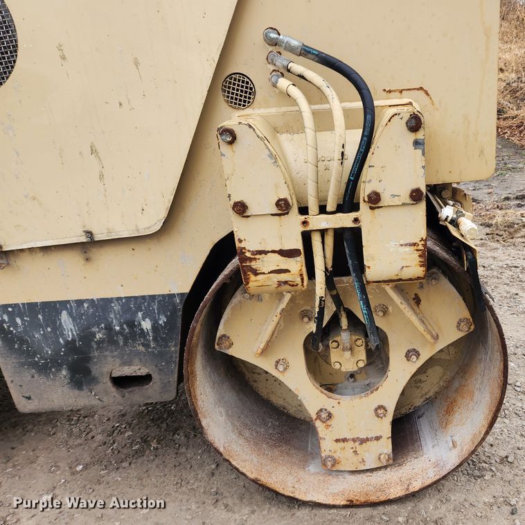 image for item KT9575 1999 Ingersoll Rand DD-24  double drum vibratory roller