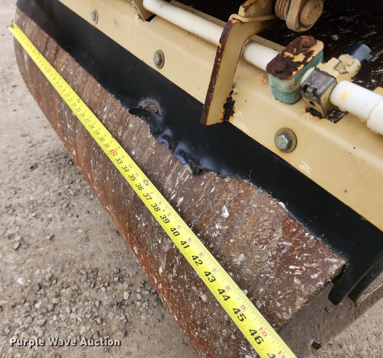 image for item KT9575 1999 Ingersoll Rand DD-24  double drum vibratory roller