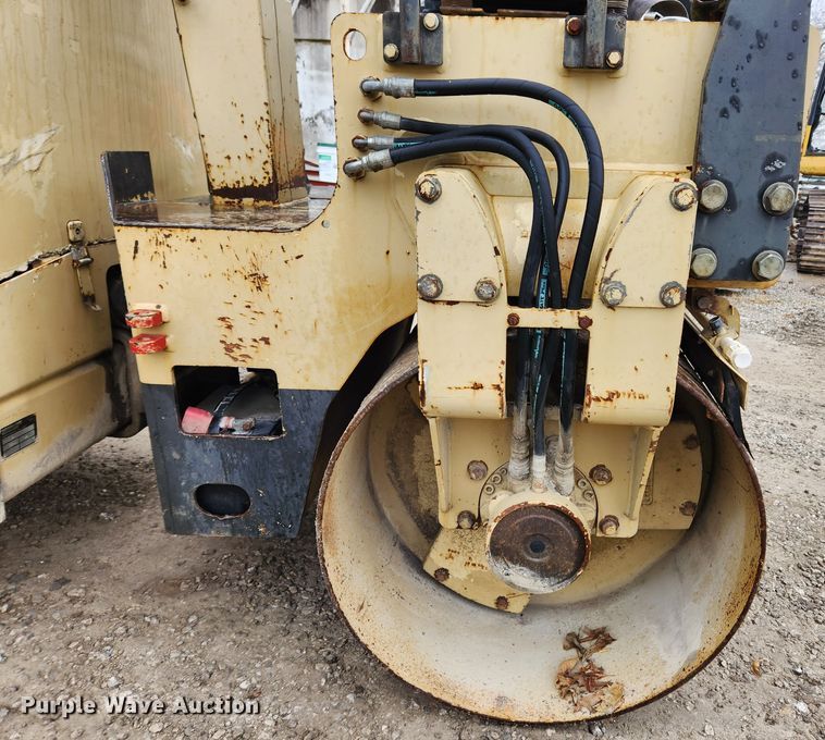 image for item KT9575 1999 Ingersoll Rand DD-24  double drum vibratory roller