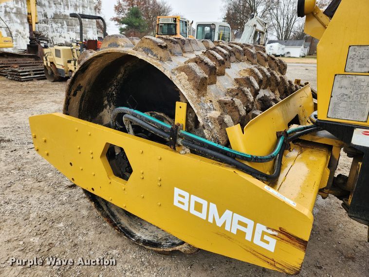 image for item KT9576 Bomag BW210PD  single drum vibratory roller