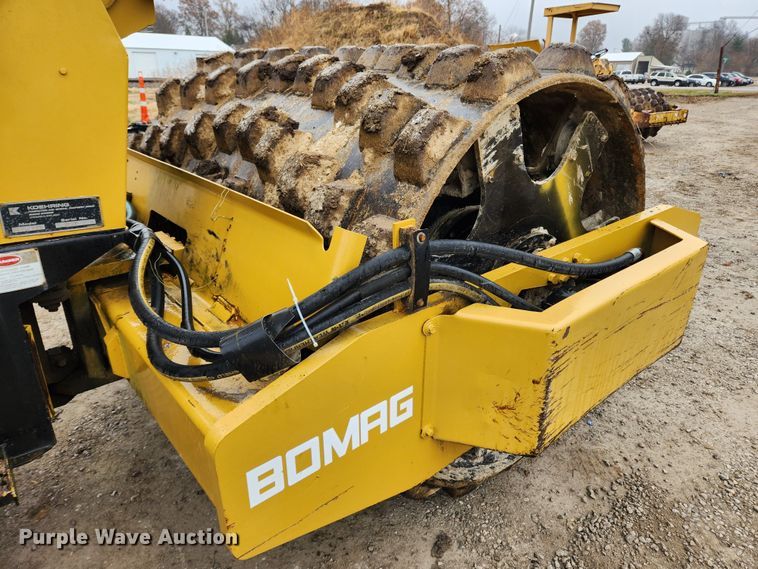 image for item KT9576 Bomag BW210PD  single drum vibratory roller