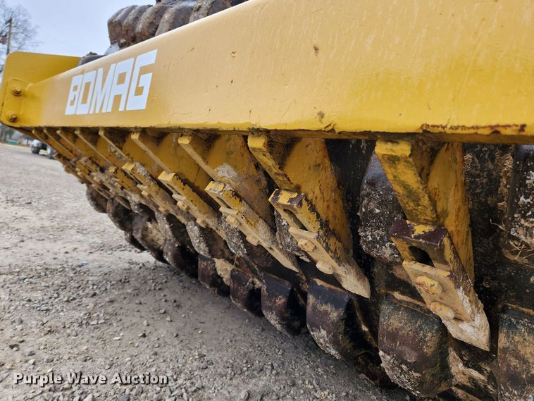 image for item KT9576 Bomag BW210PD  single drum vibratory roller