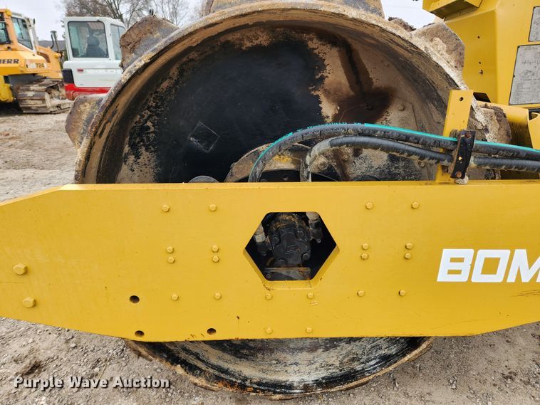 image for item KT9576 Bomag BW210PD  single drum vibratory roller