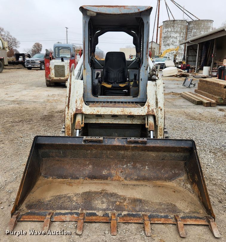 image for item KT9578 2004 Takeuchi TL130  tracked skid steer loader